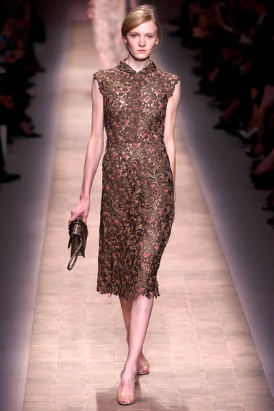 Look 48